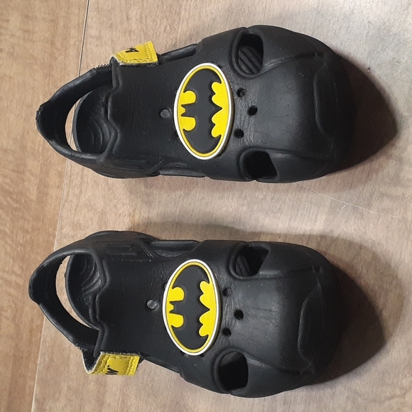 Baby Batman Sandals w/Velcro Straps, Size 7 - Picture 3 of 8